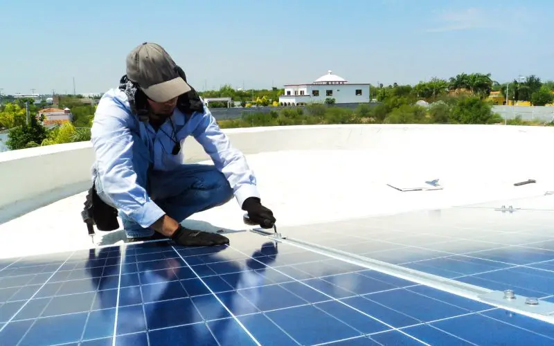 8 Things to Look For in Solar Panel Installation Companies